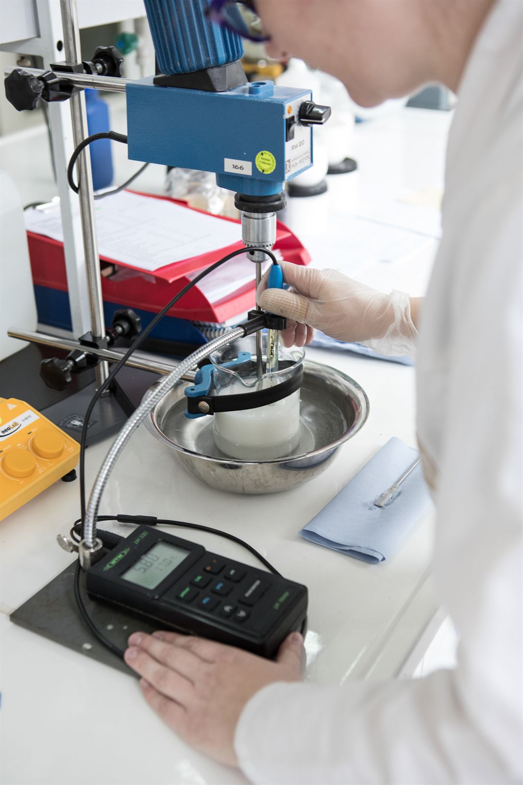 Development in the in-house laboratory pH measurement in the in-house laboratory of L.A. Schmitt Cosmetics